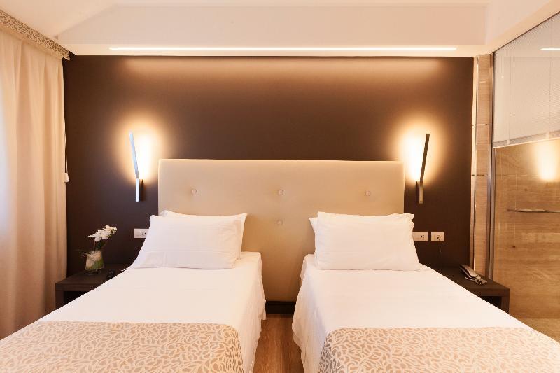 Hotel King, By R Collection Hotels Varedo Eksteriør billede